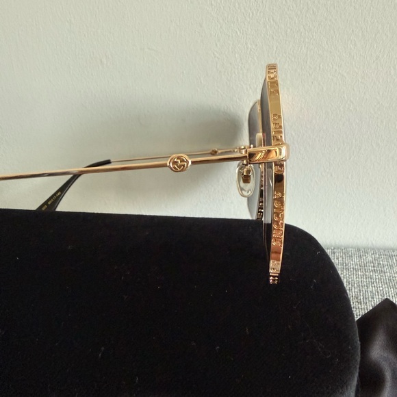 NEW Gucci Women's Gold Frame Sunglasses GG Monogram Lenses GG0414S - Picture 9 of 9